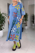 Carregar imagem no visualizador da galeria, Vestido feminino com estampa floral
