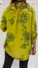 Carregar imagem no visualizador da galeria, Blusa casual floral

