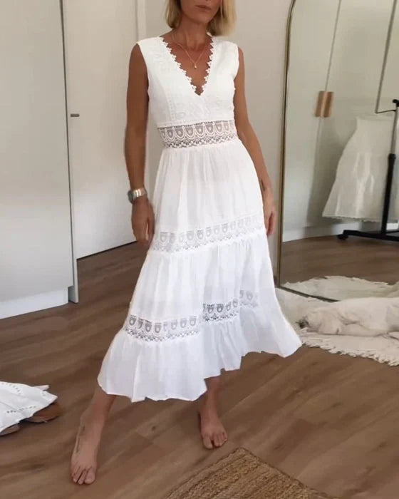 Vestido branco com renda decote em V