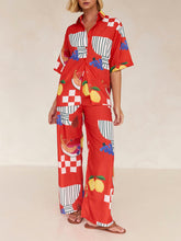 Carregar imagem no visualizador da galeria, Camisa solta com estampa de frutas exclusiva e calça de perna larga
